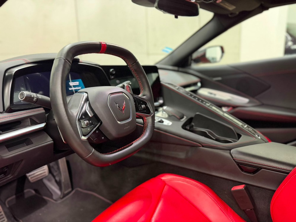 Chevrolet Corvette Stingray C8 — foto 8